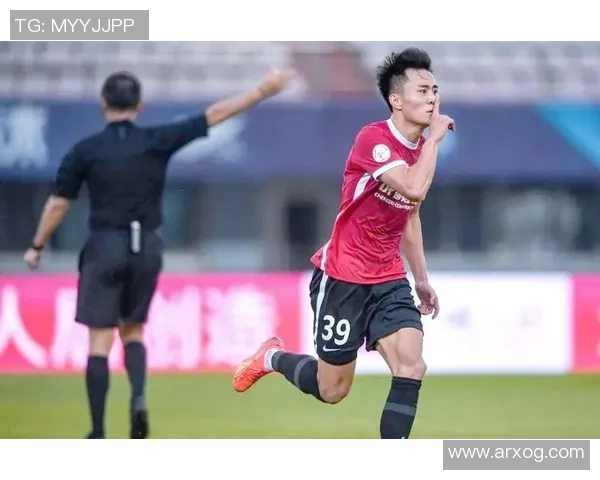 韦世豪领衔广州队迎战青岛海牛期待精彩对决与进球盛宴 韦世豪领衔广州队迎战青岛海牛期待精彩对决与进球盛宴